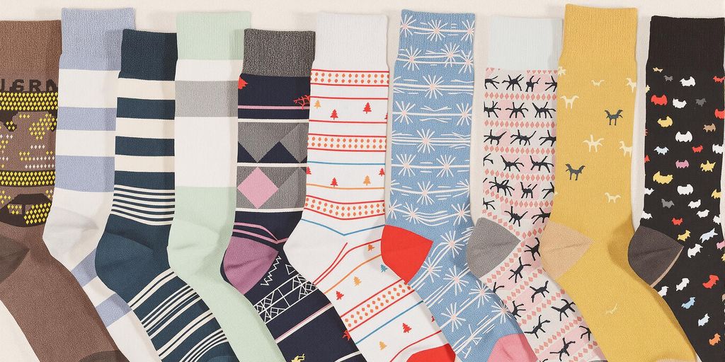 Várias meias 7/8 em cores e padrões diferentes.