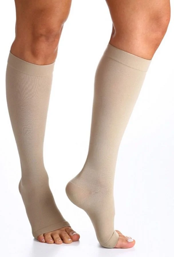 d451cee8bfe44156988d870696a6a658.webp d451cee8bfe44156988d870696a6a658 Meia Select Comfort 7/8 2030 M3 Sigvaris